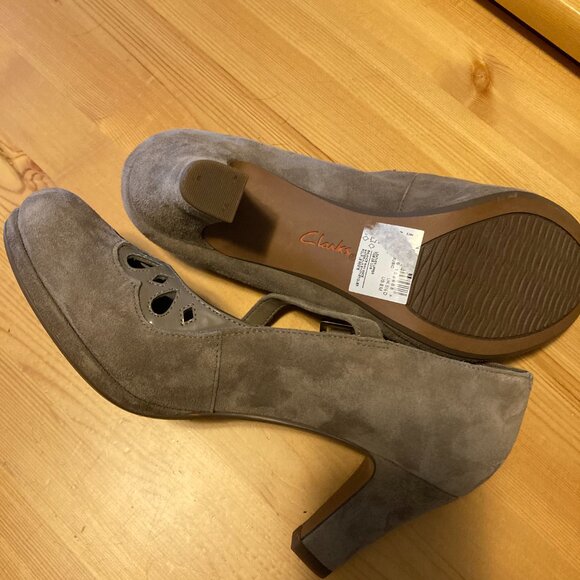 Clarks suede pumps - Picture 3 of 3